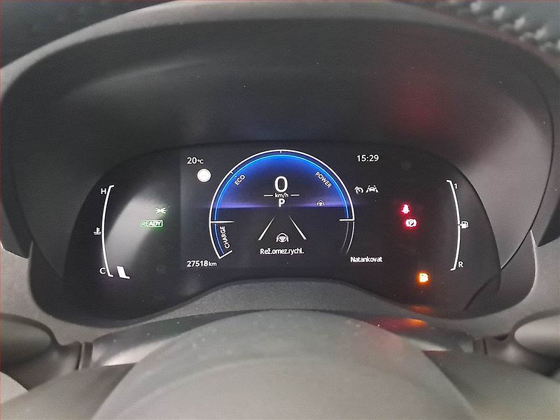 Toyota Yaris Cross (2024) 1.5 VVT-iE E-Four - fotka 11 z 17
