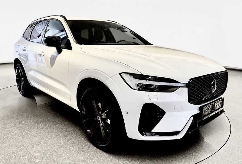 Volvo XC60 (2026) B5 PLUS BLACK + 4SERVIS/ZÁRUKA - fotka 8 z 18