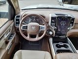 RAM 1500 5,7 HEMI LARAMIE 4x4 - náhled 16