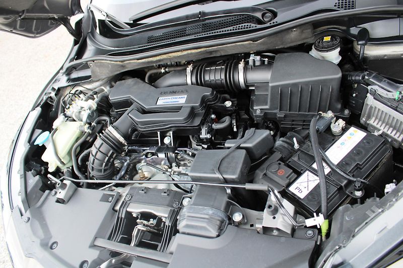 Honda HR-V (2020) 1,5i KLIMA KŮŽE EL.OKNA ALU - fotka 16 z 16