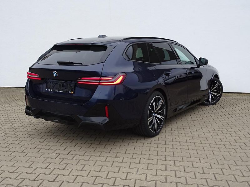 BMW Řada 5 540d xDrive Touring - fotka 3 z 6
