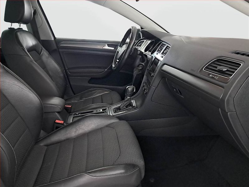 Volkswagen Golf (2013) 1.6 TDI, Automat, Serv.kniha - fotka 9 z 20