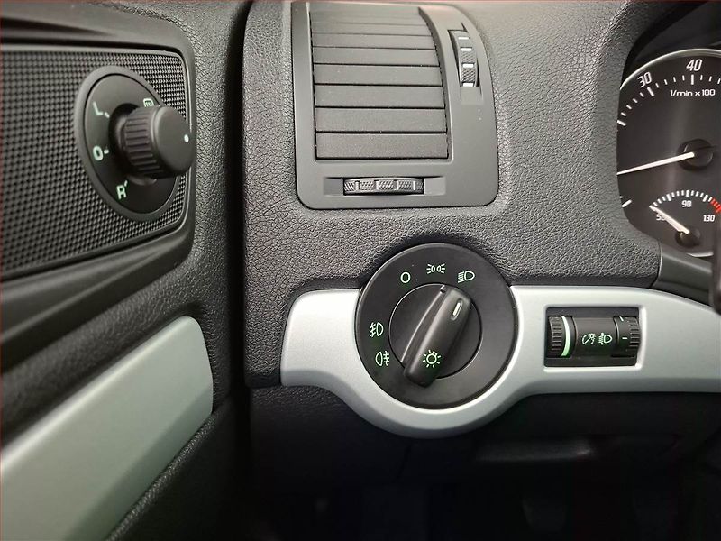 Škoda Octavia (2011) 1.2 TSI, Serv.kniha, po STK - fotka 16 z 16
