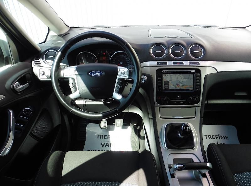 Ford S-MAX 2,0 TDCi Navi, Panorama - fotka 10 z 15