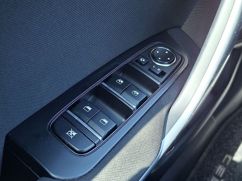 Kia Ceed 1,6 CRDI 136K M6 1.MAJ! - fotka 23 z 23