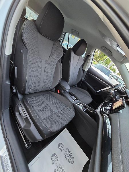 Škoda Octavia 2.0TDi 110kW DSG STYLE + NAVI - fotka 39 z 44