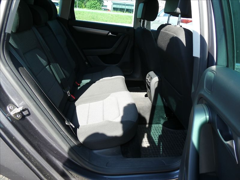 Volkswagen Passat 2,0 TDi 103kW 4MOTION,serviska - fotka 18 z 39