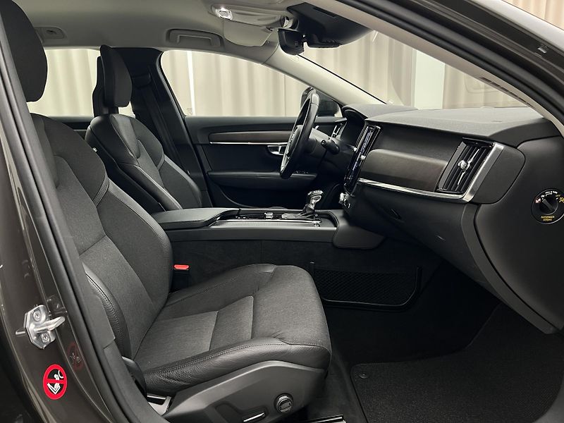 Volvo V90 CC D5 AWD AUT CZ - fotka 16 z 33
