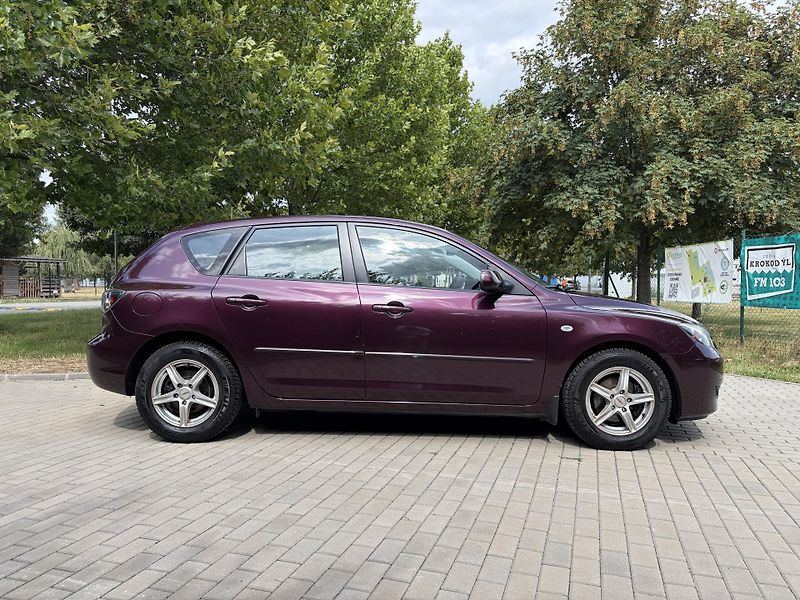 Mazda 3 1.6 Sport Active - fotka 11 z 29