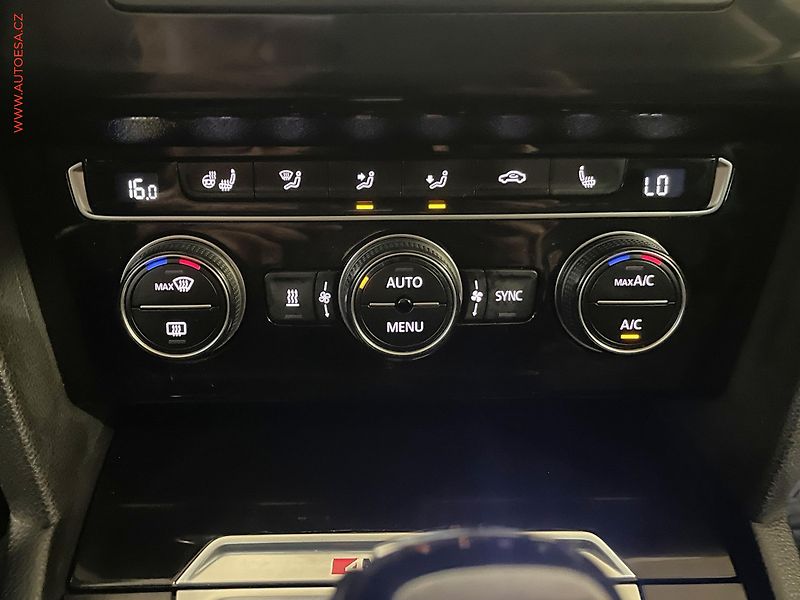 Volkswagen Passat (2015) 2.0 Bi-TDi 4x4, Highline - fotka 12 z 18