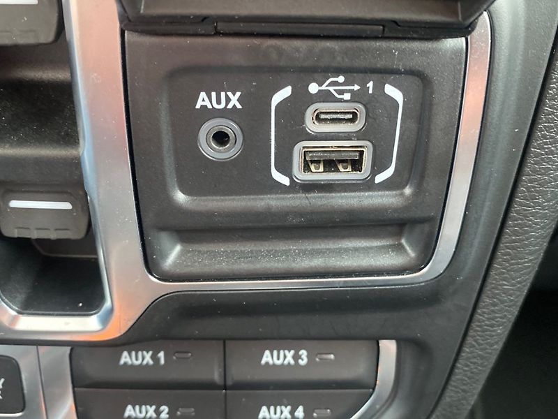 Jeep Wrangler (2020) RUBICON UNLIMITED 2,0(200kW)BA - fotka 24 z 34