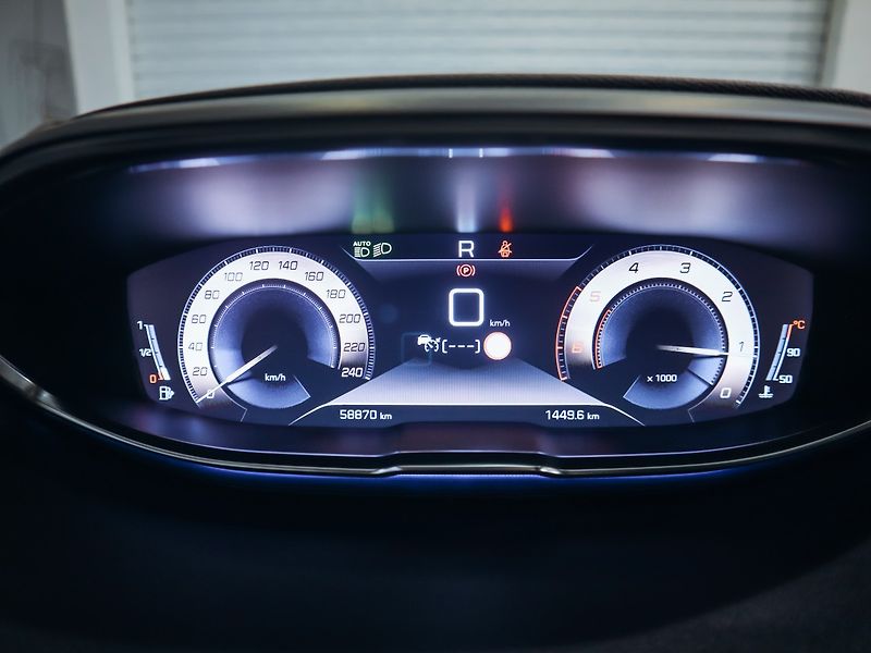 Peugeot 5008 2.0 BlueHDi EAT8 GT Line - fotka 28 z 32