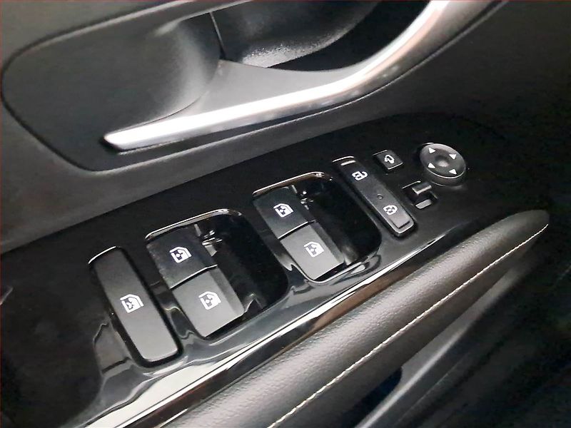Hyundai Tucson (2023) 1.6 T-GDI - fotka 16 z 19