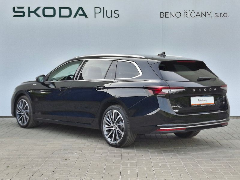 Škoda Superb (2025) Combi iV L&K DSG 1,5TSi 150kW - fotka 10 z 35