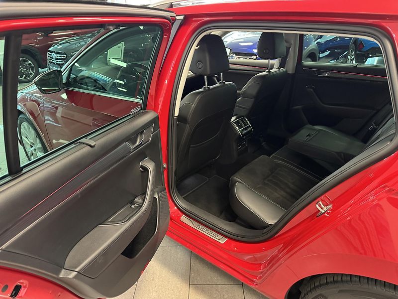 Škoda Superb 2.0TDI 4x4 DSG StylePlus - fotka 14 z 50