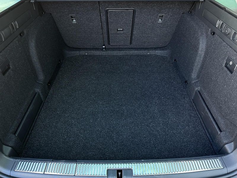 Škoda Superb Combi Style+ 2.0TDi 150PS DSG - fotka 44 z 47
