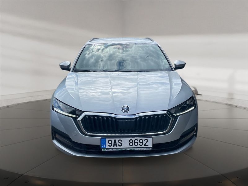 Škoda Octavia 2,0 TDI Ambition 4x4 DSG - fotka 2 z 11