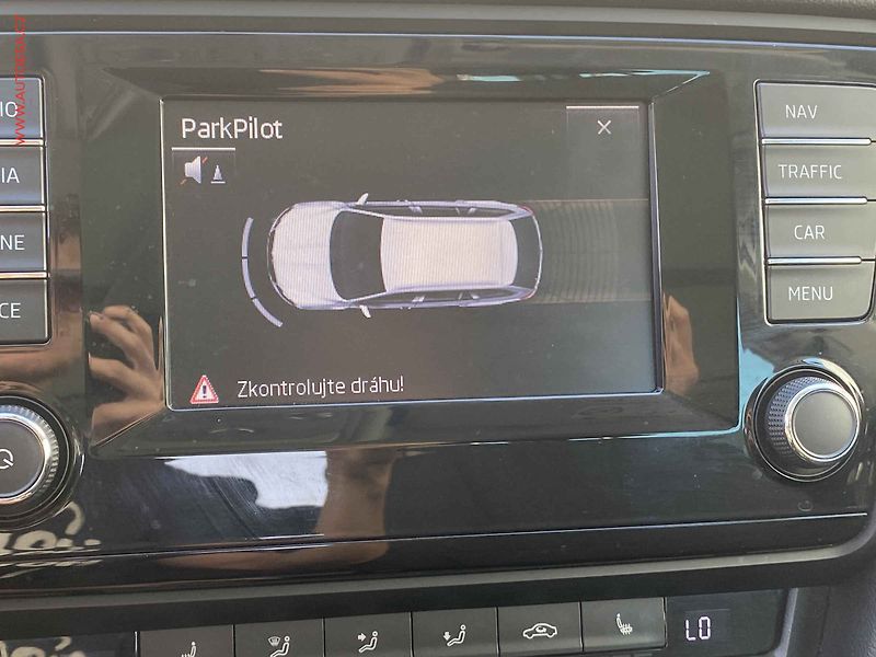 Škoda Octavia (2015) 1.4 TSi, Elegance, bixen - fotka 16 z 17