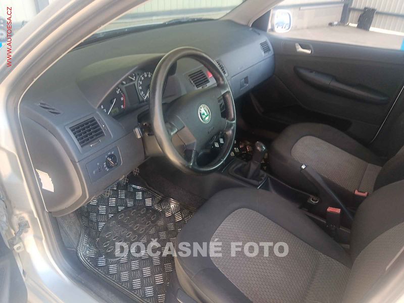 Škoda Fabia (2004) 1.4 MPi, 2.maj,ČR, xenon - fotka 3 z 3