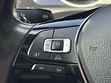 Volkswagen Golf (2017) VII 1.4TSi MAN Highline, RZV - náhled 28