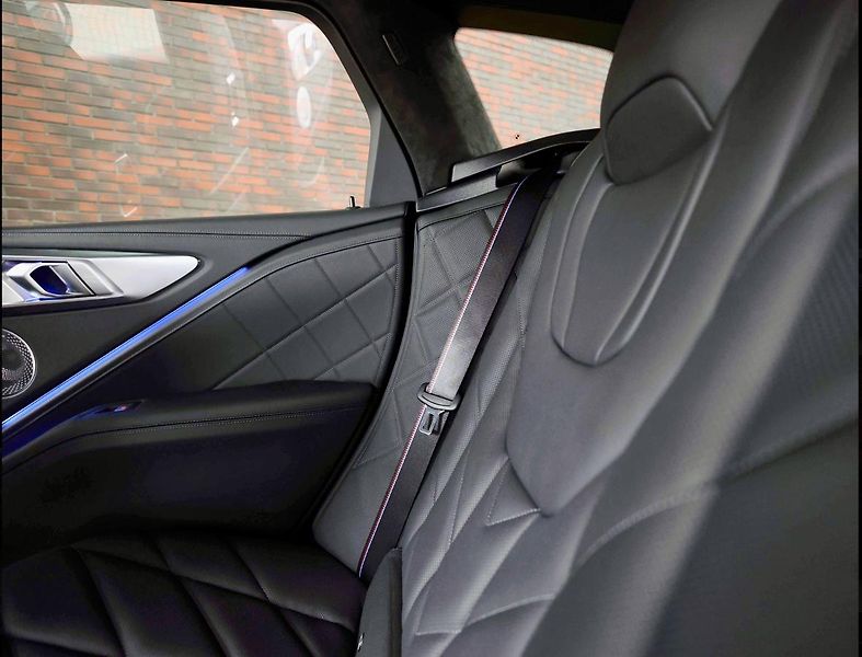 BMW XM (2023) 4.4 V8*Bowers&Wilkins - fotka 24 z 46