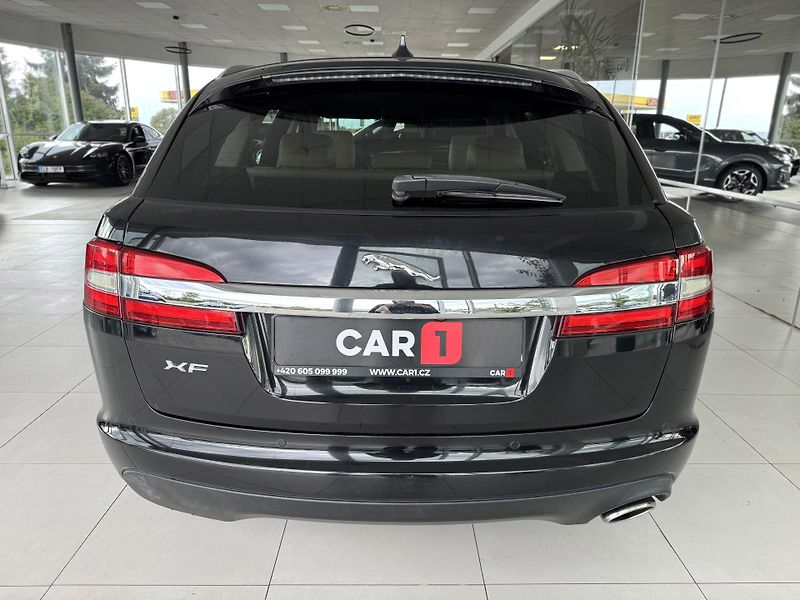 Jaguar XF 2,2d 147kW*AUT*Navi*Kamera - fotka 6 z 34