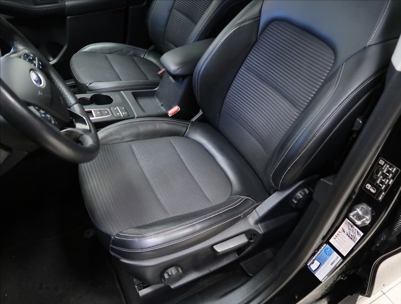 Ford Kuga 2,0 TDCI AUT 4x4 ČR 1 MAJITEL - fotka 26 z 26