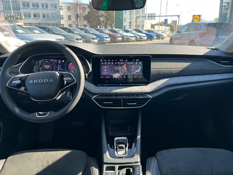 Škoda Octavia Top Selection 2,0 TSI 150 KW 4 - fotka 5 z 27