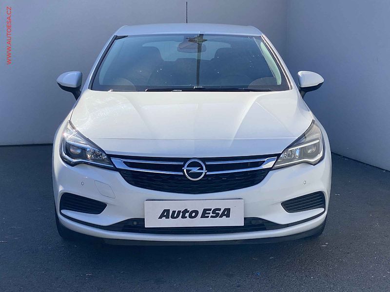 Opel Astra (2018) 1.4 T, ČR, AAC, tempo - fotka 2 z 16