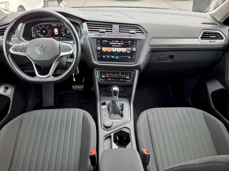 Volkswagen Tiguan (2022) Allspace Life DSG 4x4 2,0TDi 1 - fotka 5 z 35
