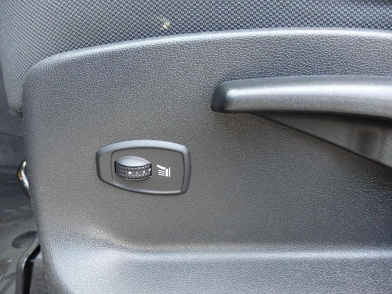 Renault Grand Scénic 1.4 TCE 96 kW DIGI. KLIMA - fotka 13 z 17