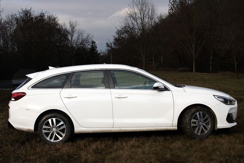 Hyundai i30 - fotka 4 z 29