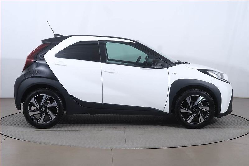 Toyota Aygo (2024) 1.0, Automat, Serv.kniha, Navi - fotka 6 z 23