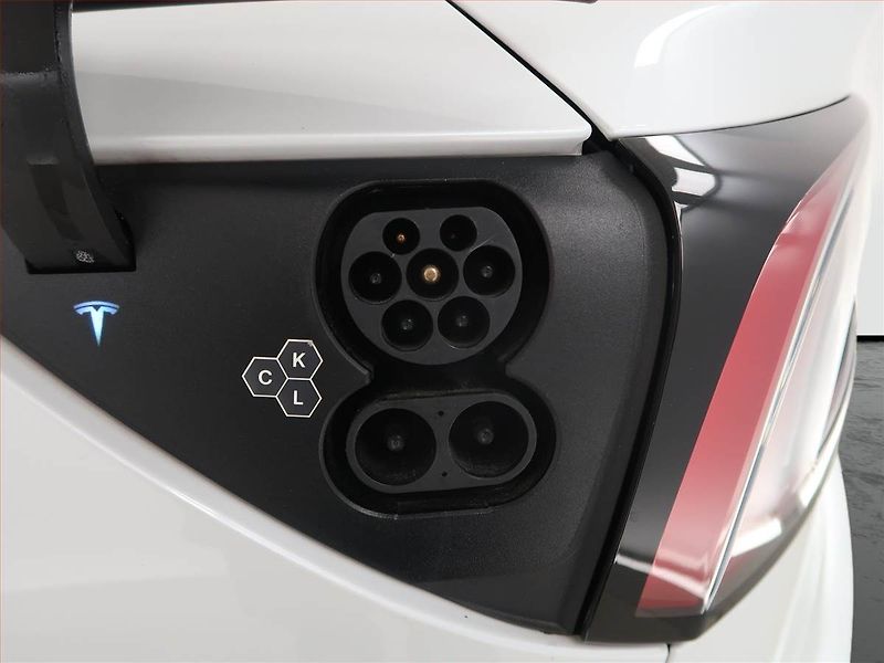 Tesla Model 3 (2024) Standard Range LFP, SoH 96% - fotka 26 z 27
