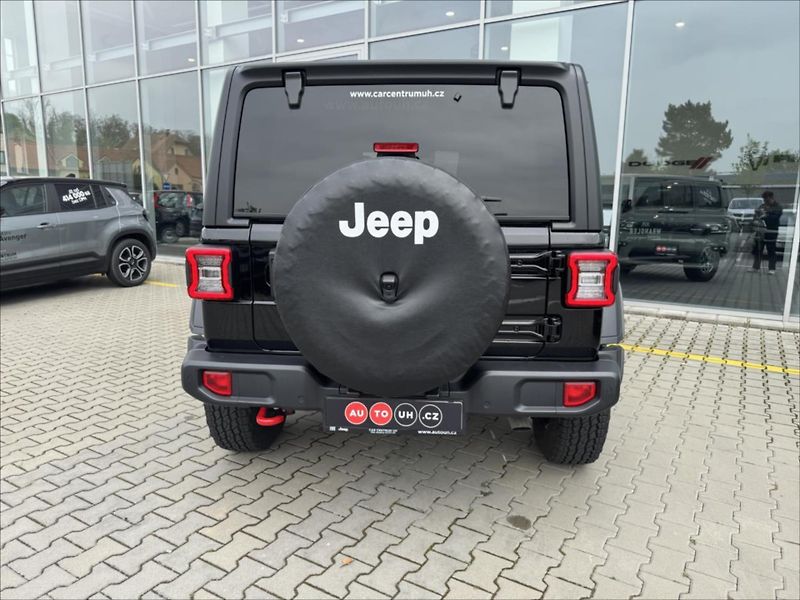Jeep Wrangler (2024) 2,0 Turbo 4WD 8AT  Rubicon - fotka 5 z 15