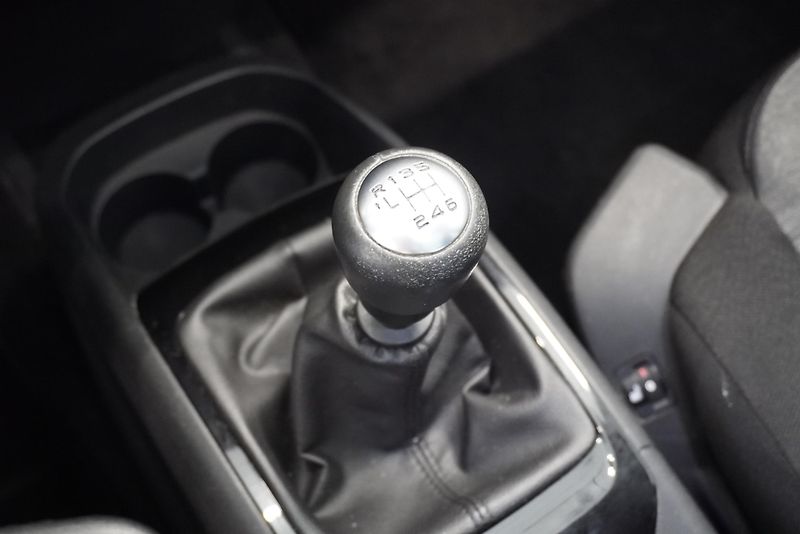 Citroën Grand C4 Picasso 1.2-96 kW FACELIFT 7 MÍST - fotka 14 z 28