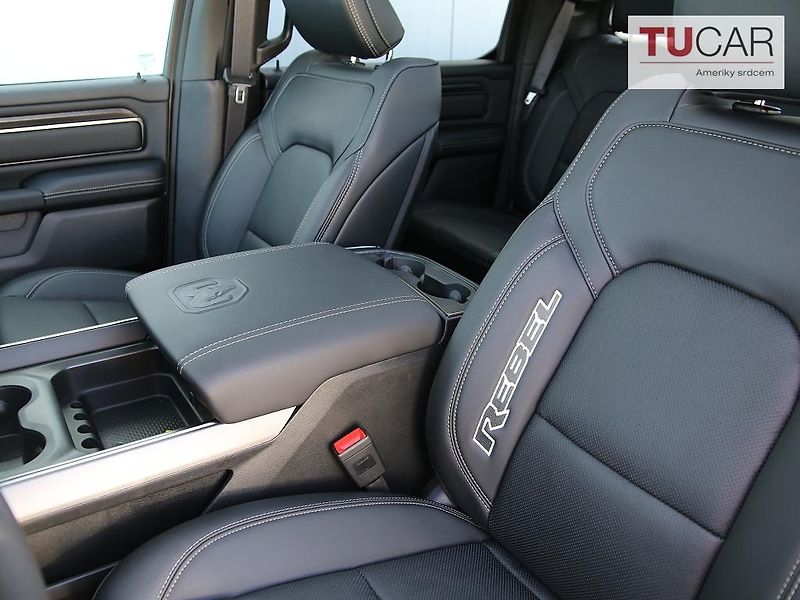 Dodge RAM (2026) 1500 Rebel 5.7 V8 2026 - fotka 27 z 39