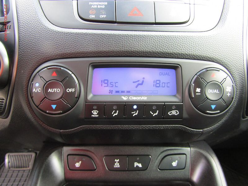 Hyundai ix35 (2014) 2.0 CRDi 4WD, ČR, servis - fotka 16 z 23