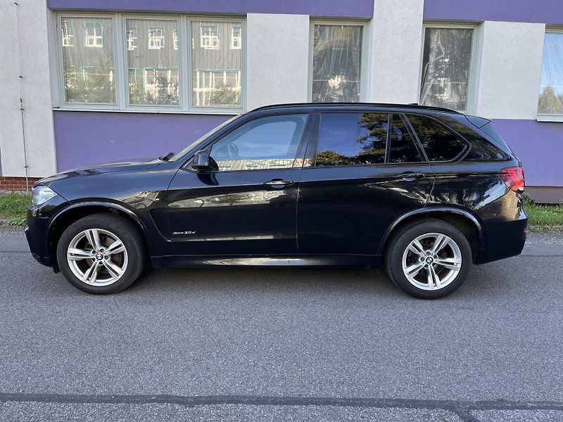 BMW X5 3,0 D xDrive 30D ///M - fotka 2 z 34