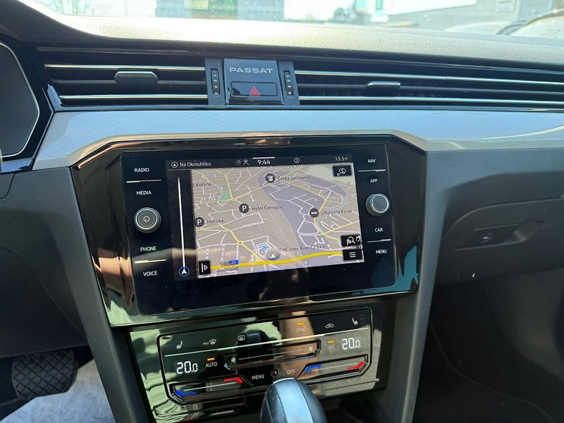 Volkswagen Passat Business 2.0 TDI 110kW DSG Var - fotka 12 z 23