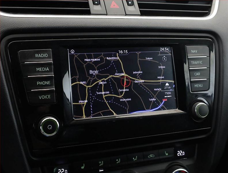 Škoda Octavia (2016) 2.0 TDI, Navi, Tempomat - fotka 14 z 18
