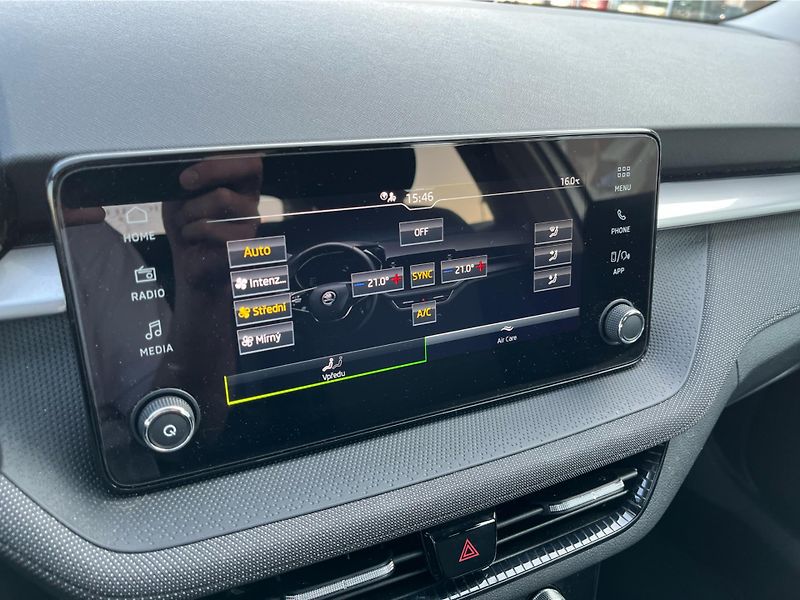 Škoda Fabia 1.0 TSI 70 kW TOP SELECTION - fotka 17 z 26