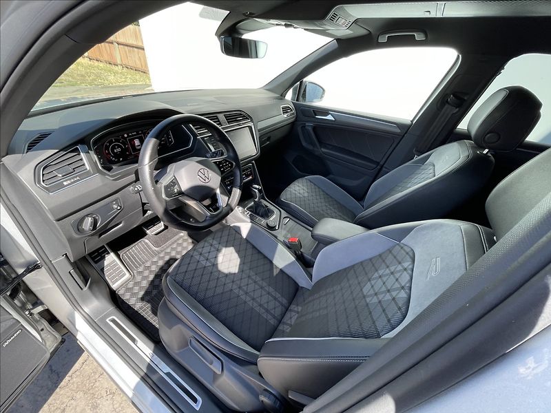 Volkswagen Tiguan 2,0 TDI 4Mot DSG R-Line Matrix - fotka 5 z 23