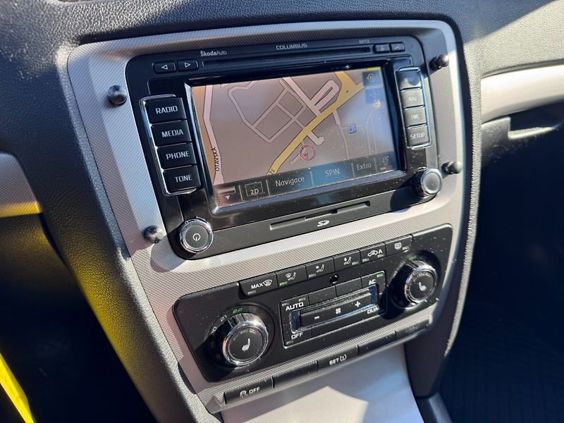 Škoda Octavia (2011) 1,8 TSI 118KW NOVÉ ROZVODY STK - fotka 30 z 50