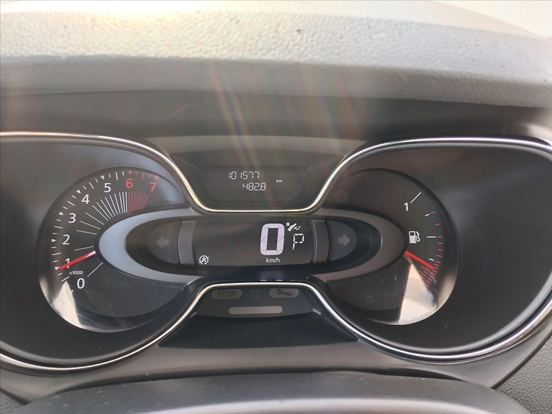 Renault Captur 1,2   1.2TCe 87Kw, Automat - fotka 8 z 26