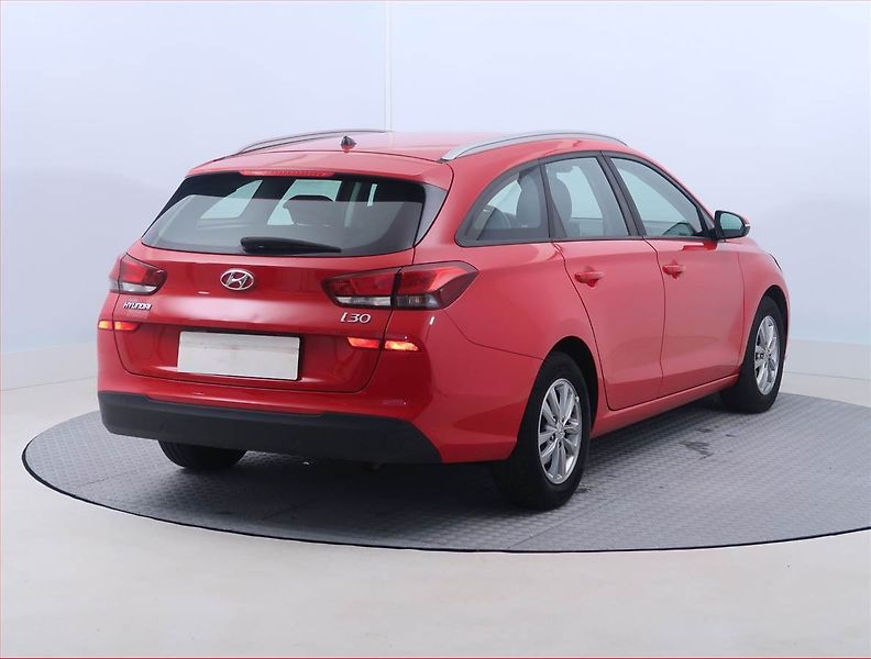 Hyundai i30 (2017) 1.0 T-GDI, Serv.kniha - fotka 5 z 14