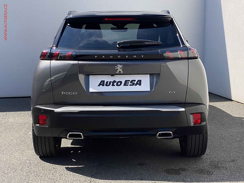 Peugeot 2008 (2022) 1.2 PT, GT, AT, LED, navi - fotka 5 z 20