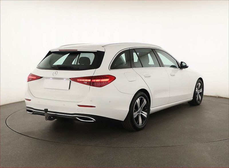 Mercedes-Benz Třídy C (2023) C 200 d - fotka 5 z 21