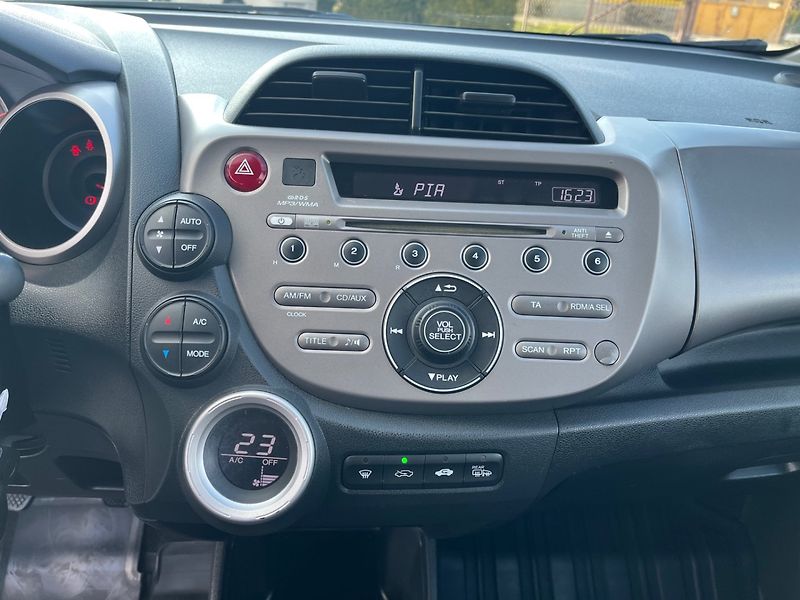 Honda Jazz (2010) 1.4 i Velmi pěkná - fotka 10 z 16
