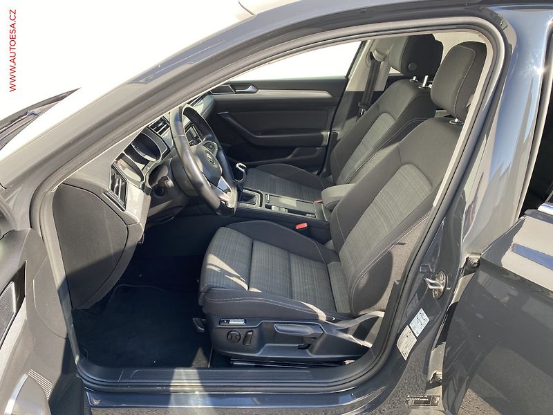 Volkswagen Passat (2019) 1.5 TSi, ČR, Business, LED - fotka 12 z 18
